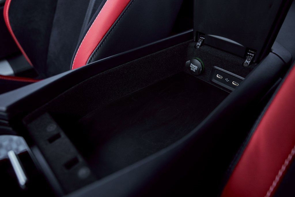 Used 2024 Aston Martin DB12 image 49