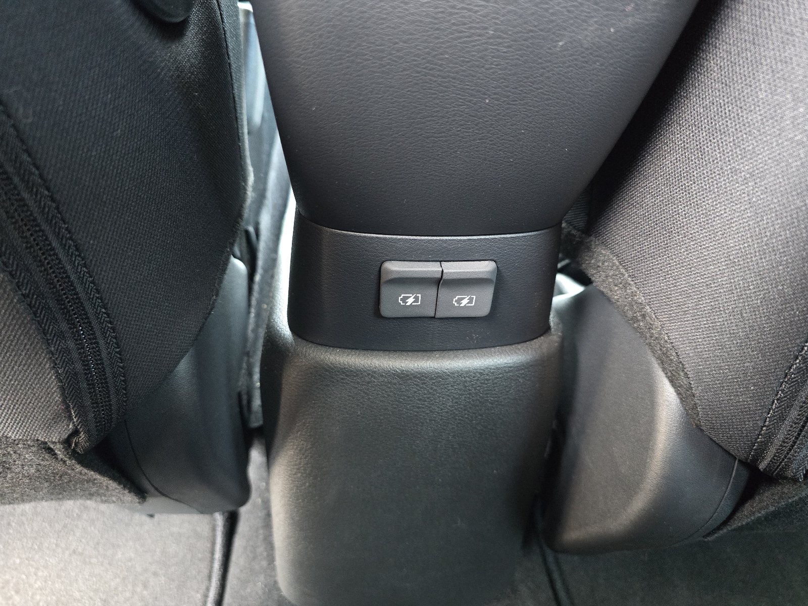 Certified 2025 Nissan Kicks Play S FWD image 25