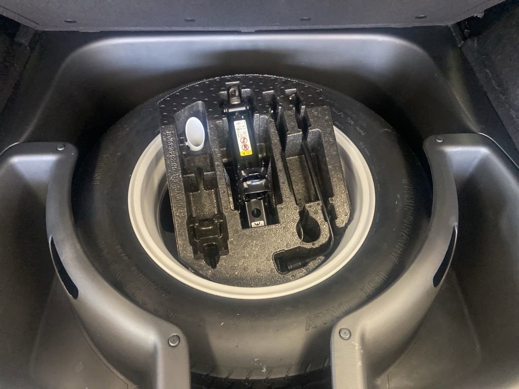 Used 2017 Jeep Grand Cherokee Limited image 15