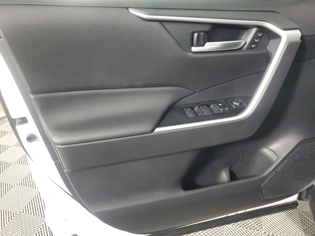 Used 2025 Toyota RAV4 XLE Premium w/ Weather Package FWD image 18