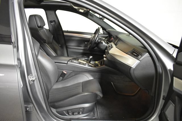 Used 2013 BMW M5 RWD image 38