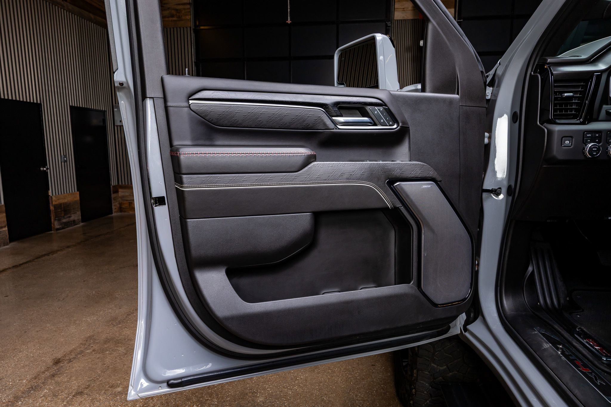 Used 2024 GMC Sierra 2500 AT4X image 36