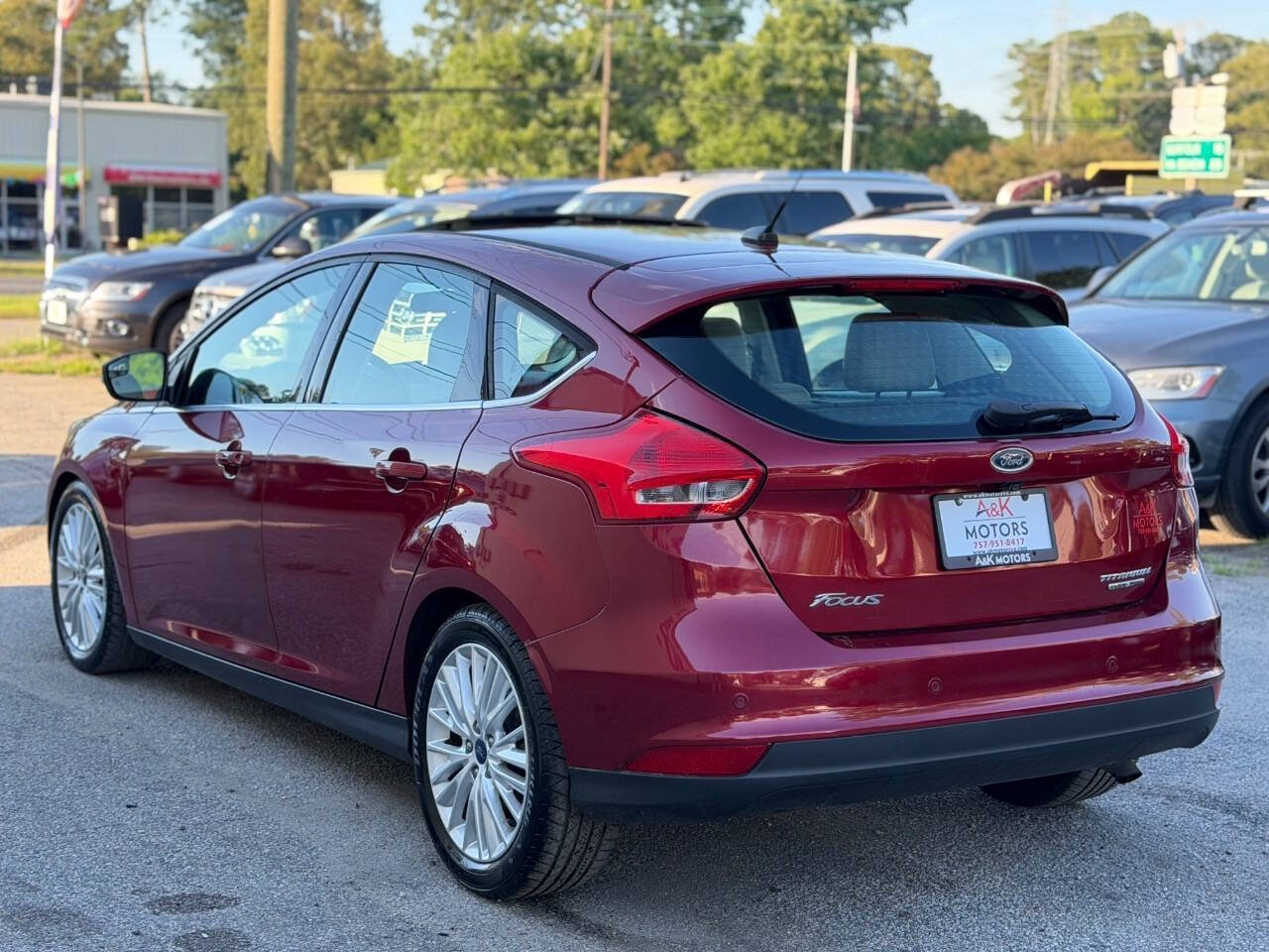 Used 2016 Ford Focus Titanium FWD image 6