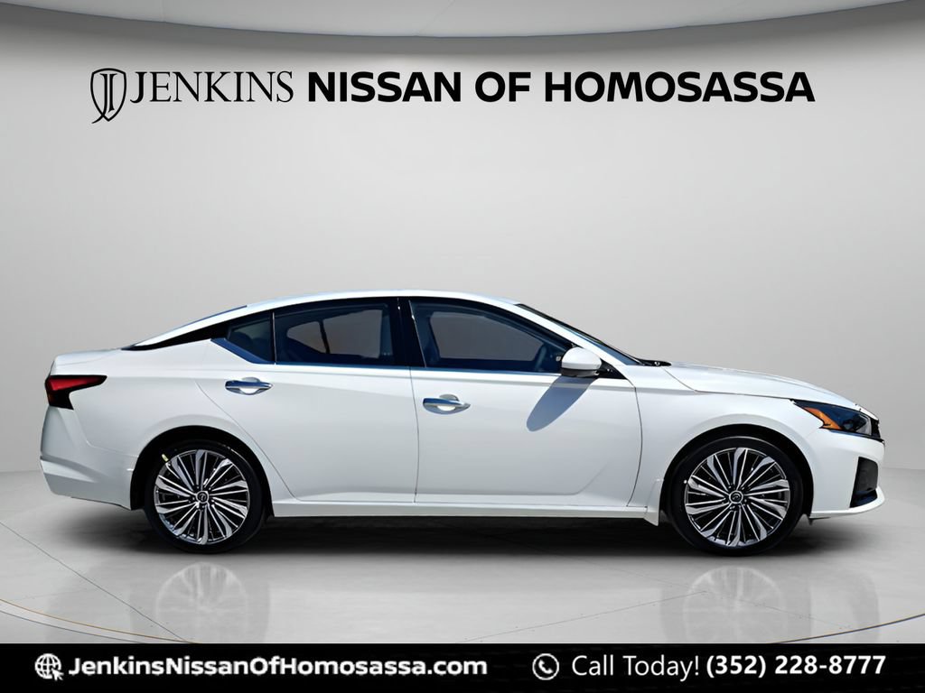 New 2025 Nissan Altima 2.5 SL FWD image 2