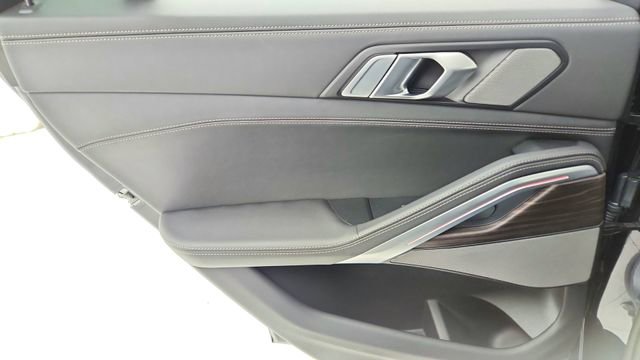 Used 2025 BMW X6 xDrive40i w/ Premium Package image 33