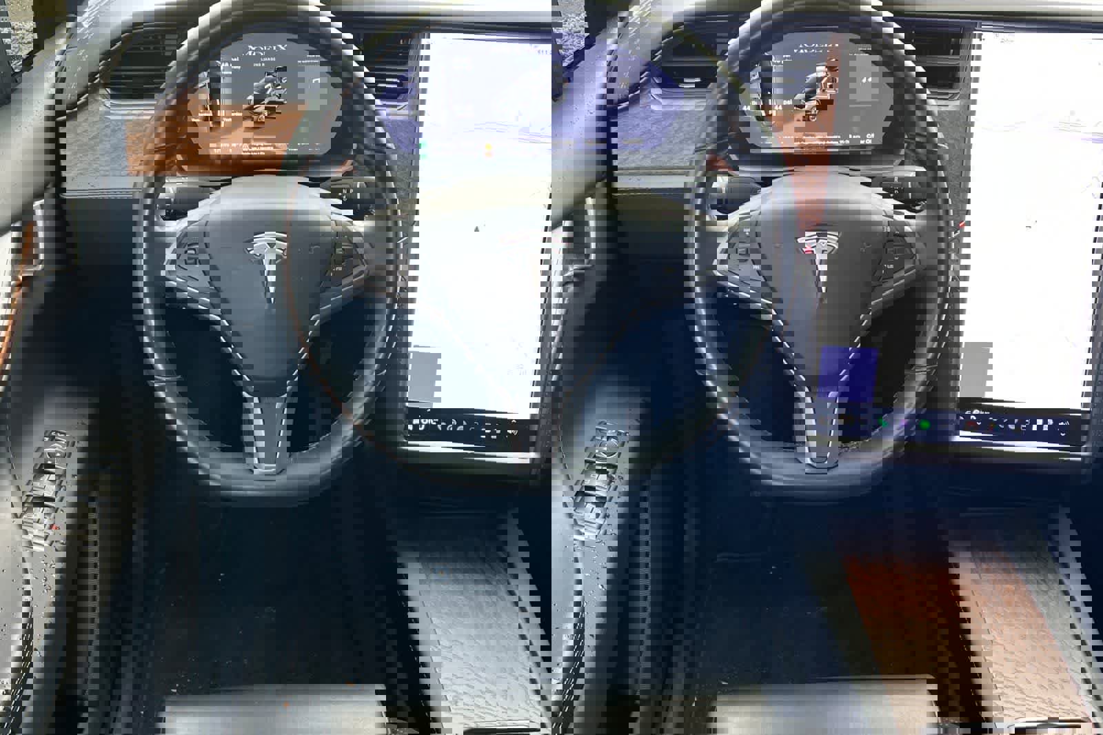 Used 2019 Tesla Model X Long Range image 16