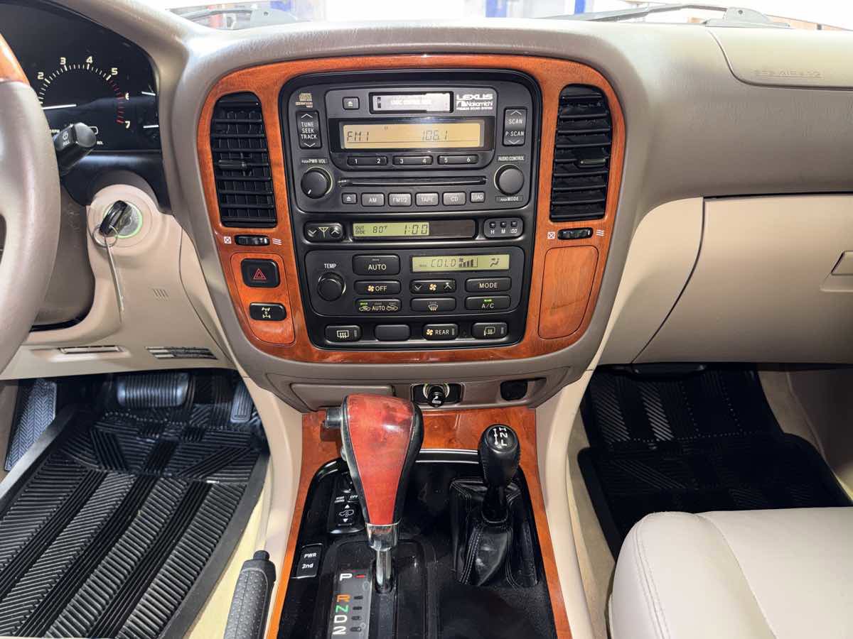 Used 2000 Lexus LX 470 4WD image 20