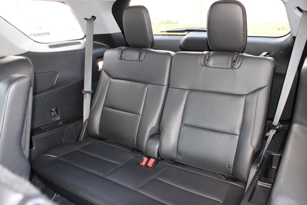 Used 2021 Ford Explorer XLT w/ Equipment Group 202A RWD image 10