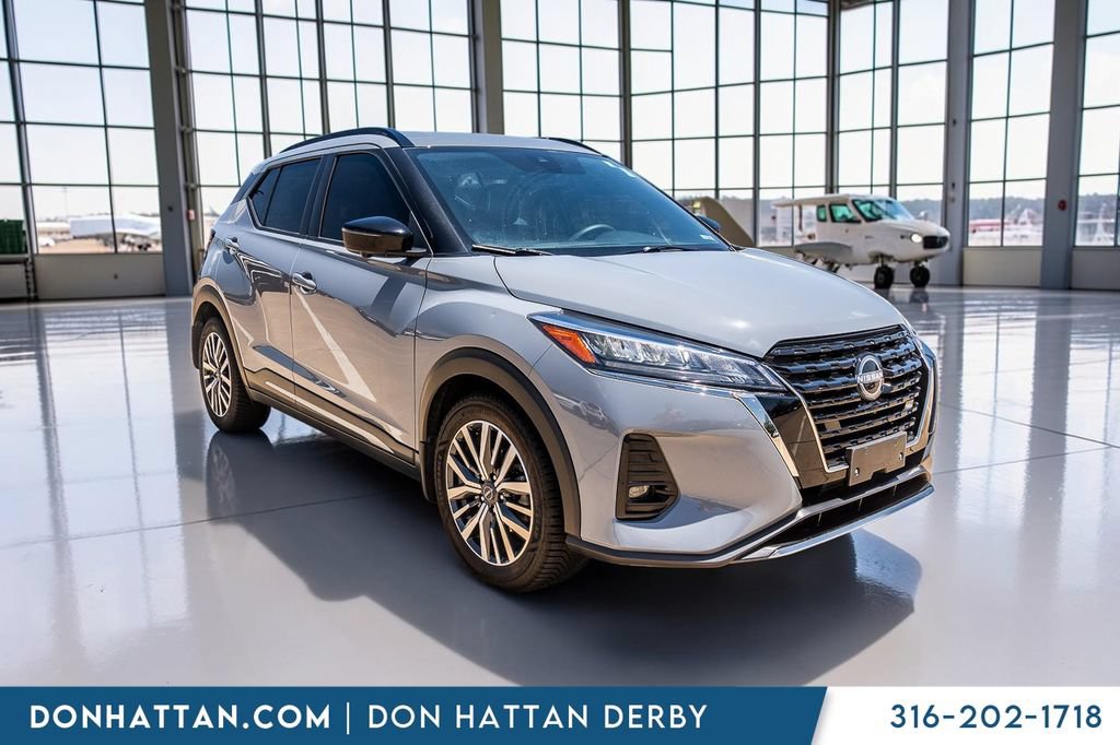 Used 2023 Nissan Kicks SR w/ SR Premium Package FWD image 36