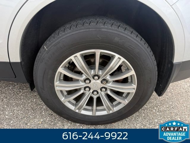 Used 2018 Cadillac XT5 Luxury w/ Driver Awareness Package AWD/4WD image 8