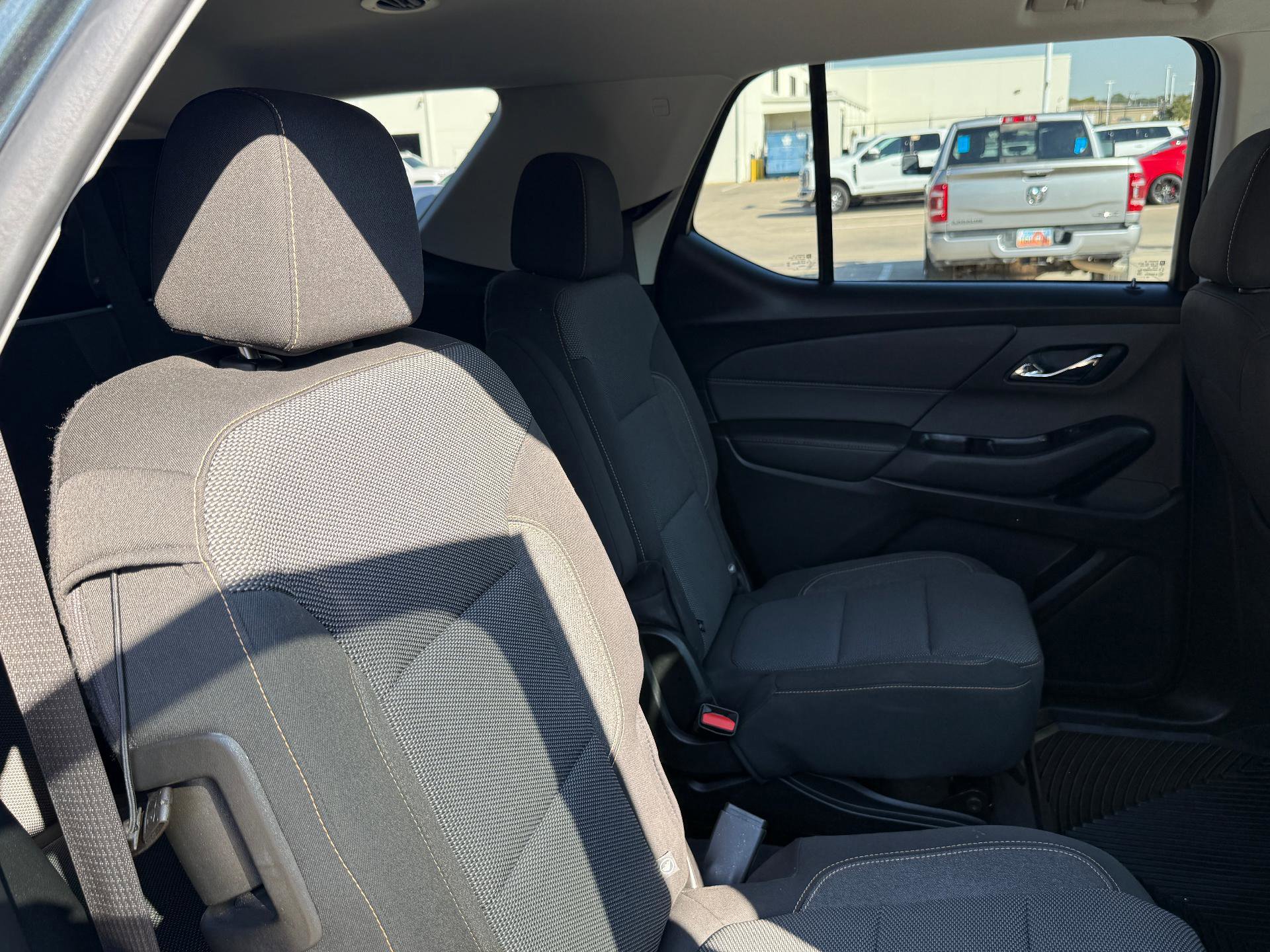 Used 2020 Chevrolet Traverse LT image 27