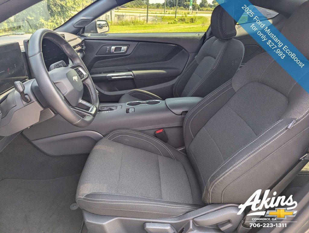 Used 2025 Ford Mustang Coupe RWD image 18