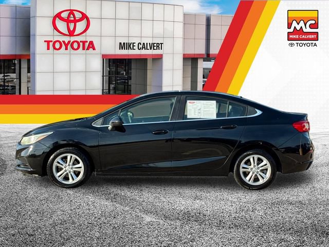Used 2017 Chevrolet Cruze LT w/ Convenience Package FWD video 2