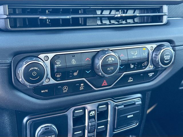 Used 2024 Jeep Wrangler Unlimited Rubicon w/ XTREMEE 35" Tire Package image 15