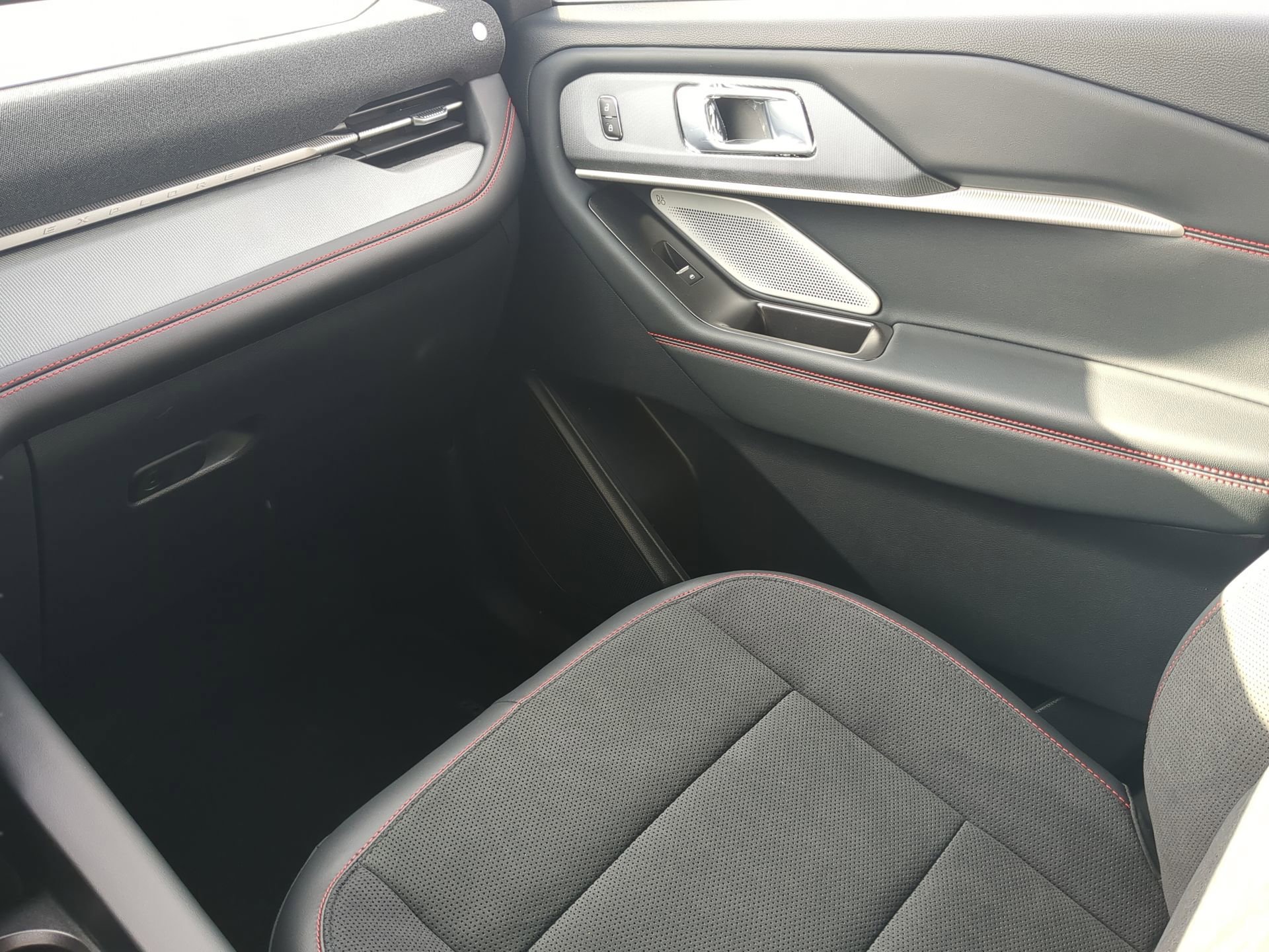 New 2026 Ford Explorer ST w/ Sun And Sound Package image 49