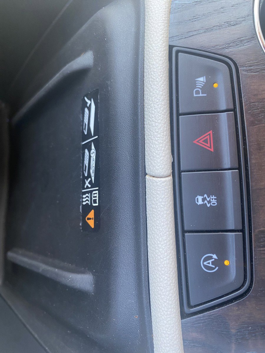 Used 2021 GMC Acadia Denali w/ Denali Ultimate Package AWD/4WD image 24