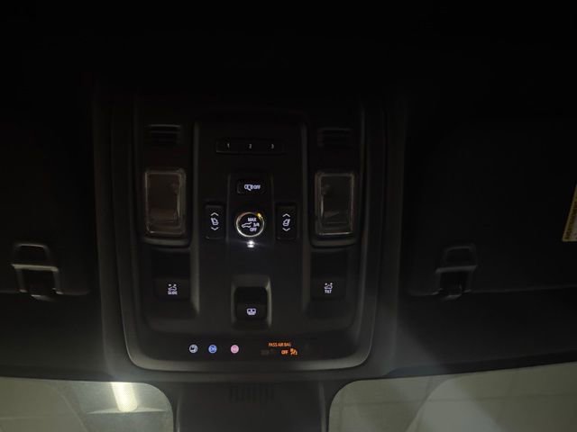 Used 2023 GMC Yukon XL AT4 w/ AT4 Premium Package image 16