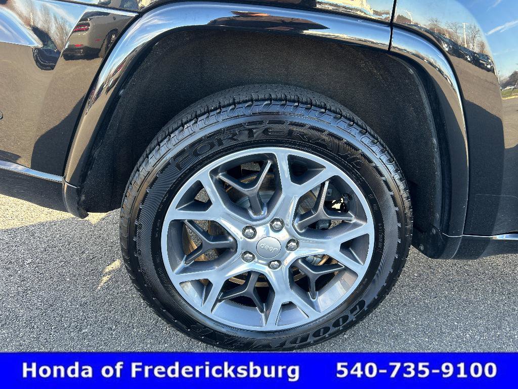 Used 2019 Jeep Grand Cherokee Overland AWD/4WD image 34