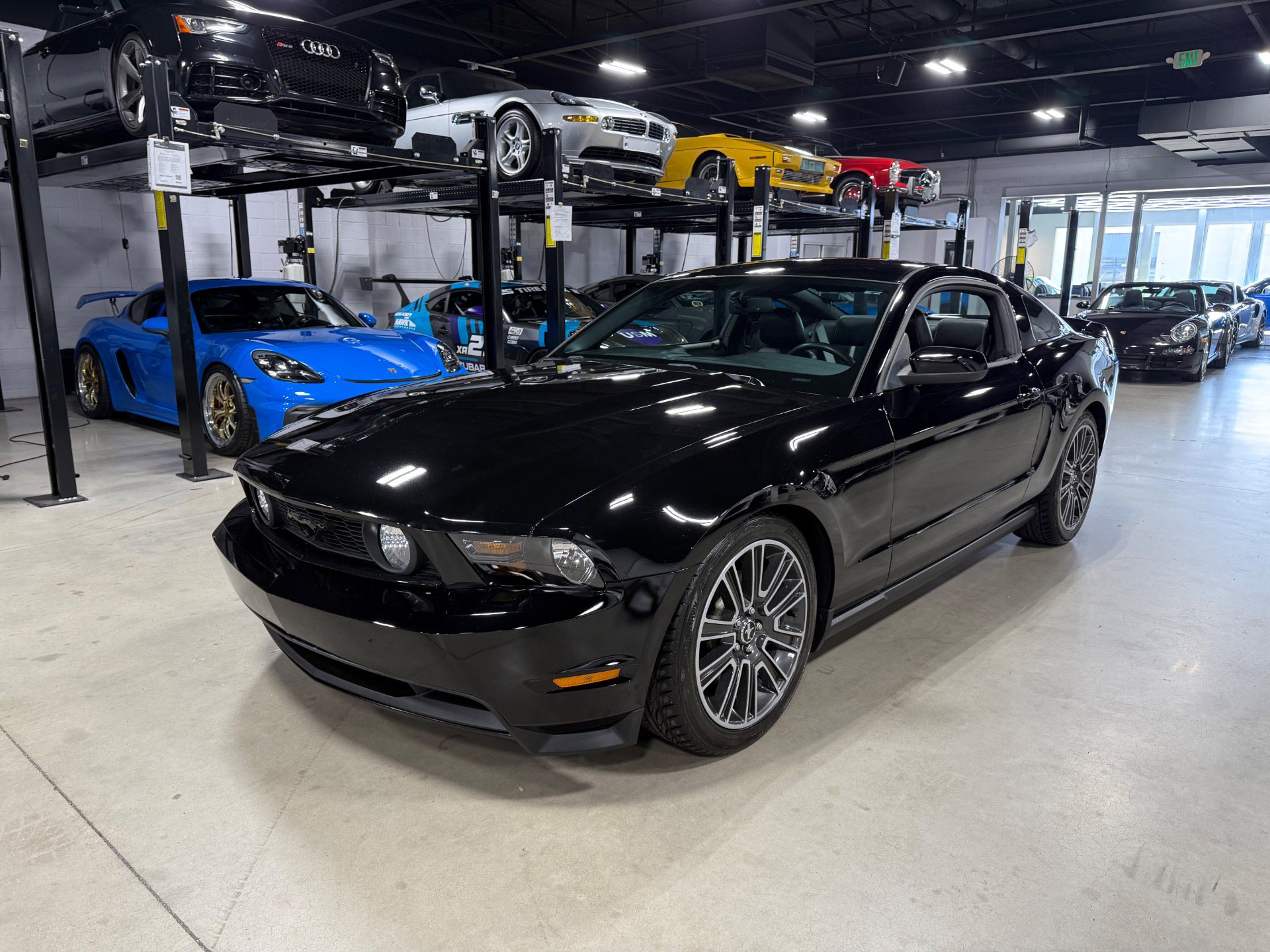 Used 2010 Ford Mustang GT image 1