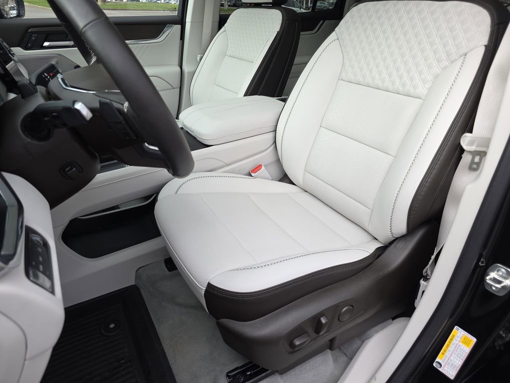 Used 2024 GMC Acadia Denali w/ Super Cruise Package image 22