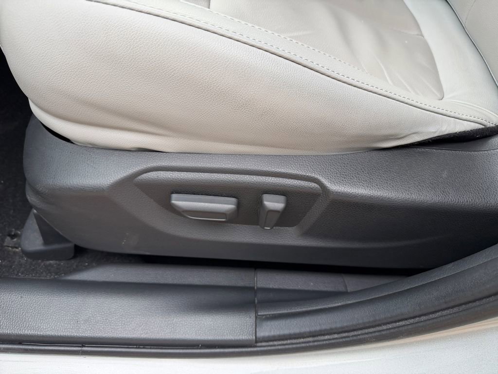 Used 2024 Mitsubishi Eclipse Cross SEL image 13