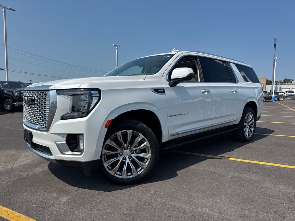 Used 2022 GMC Yukon XL Denali w/ Denali Premium Package