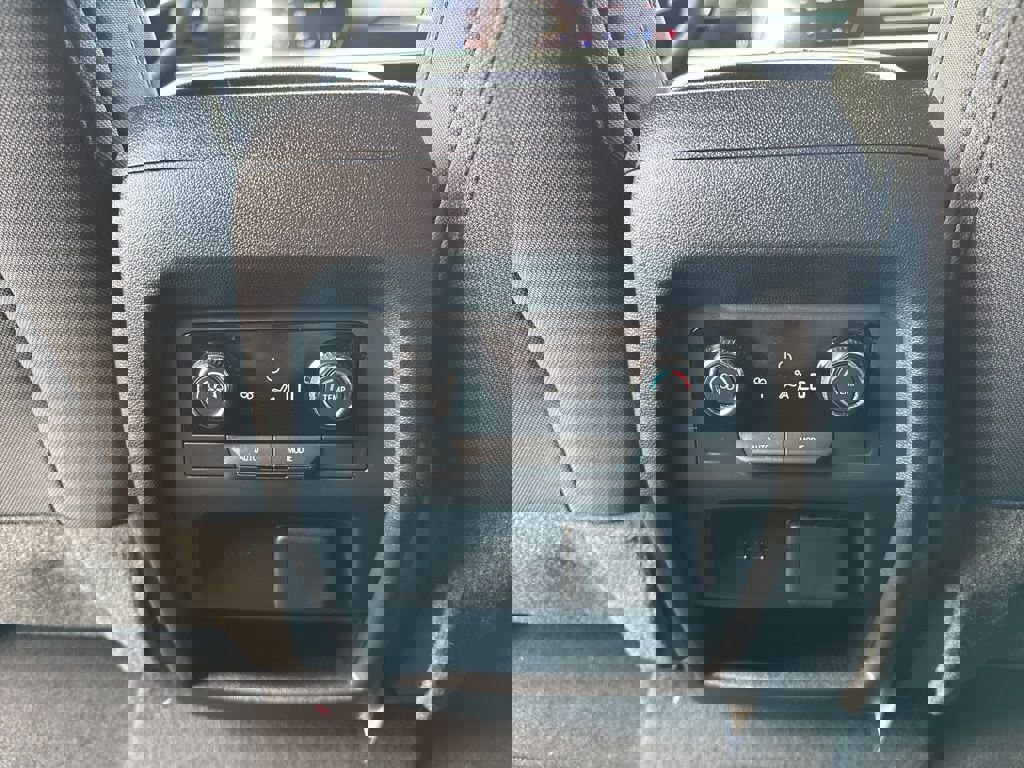 New 2026 Chevrolet Traverse LT w/ Sun and Wheel Package FWD image 26