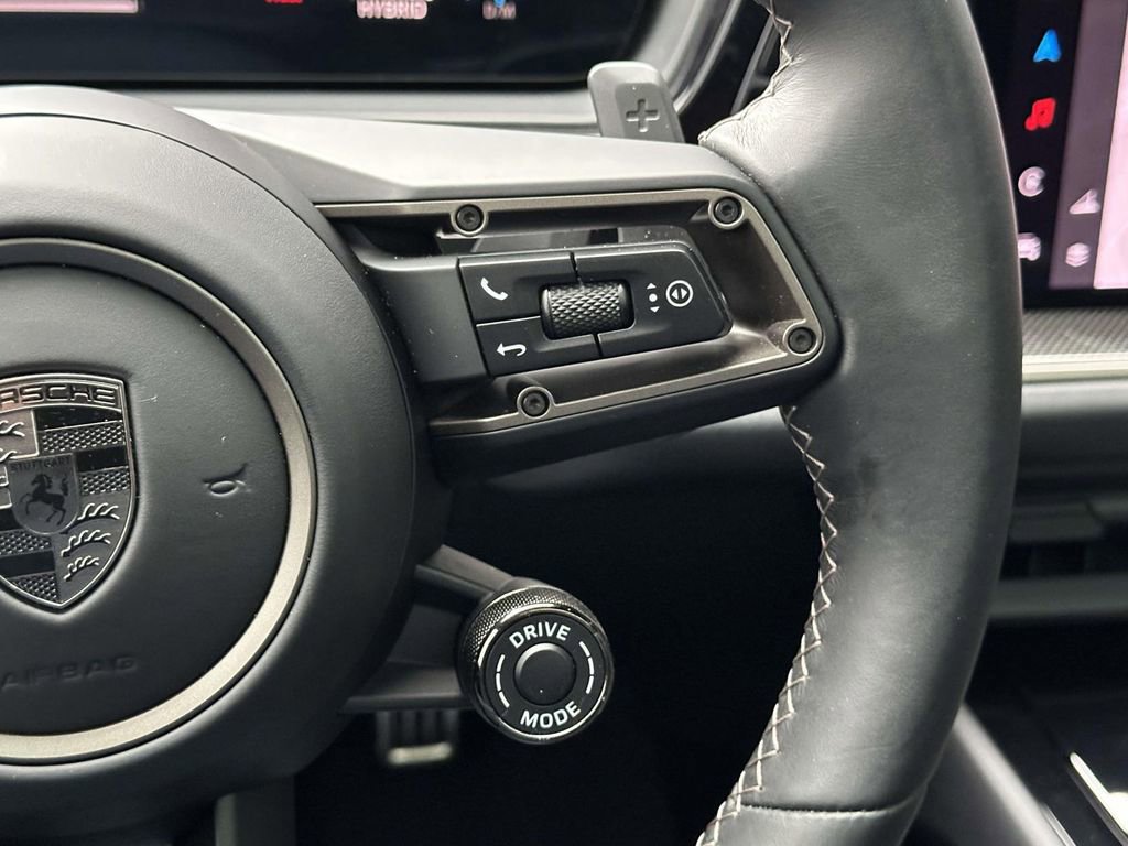 Certified 2025 Porsche Cayenne Turbo image 24