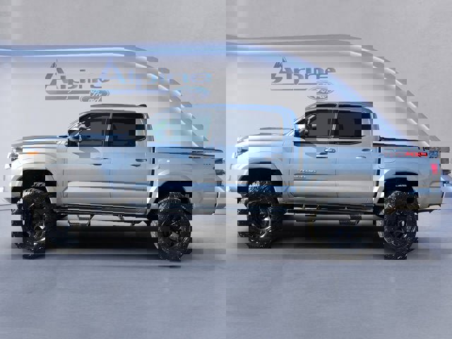 Used 2022 Toyota Tacoma SR image 2