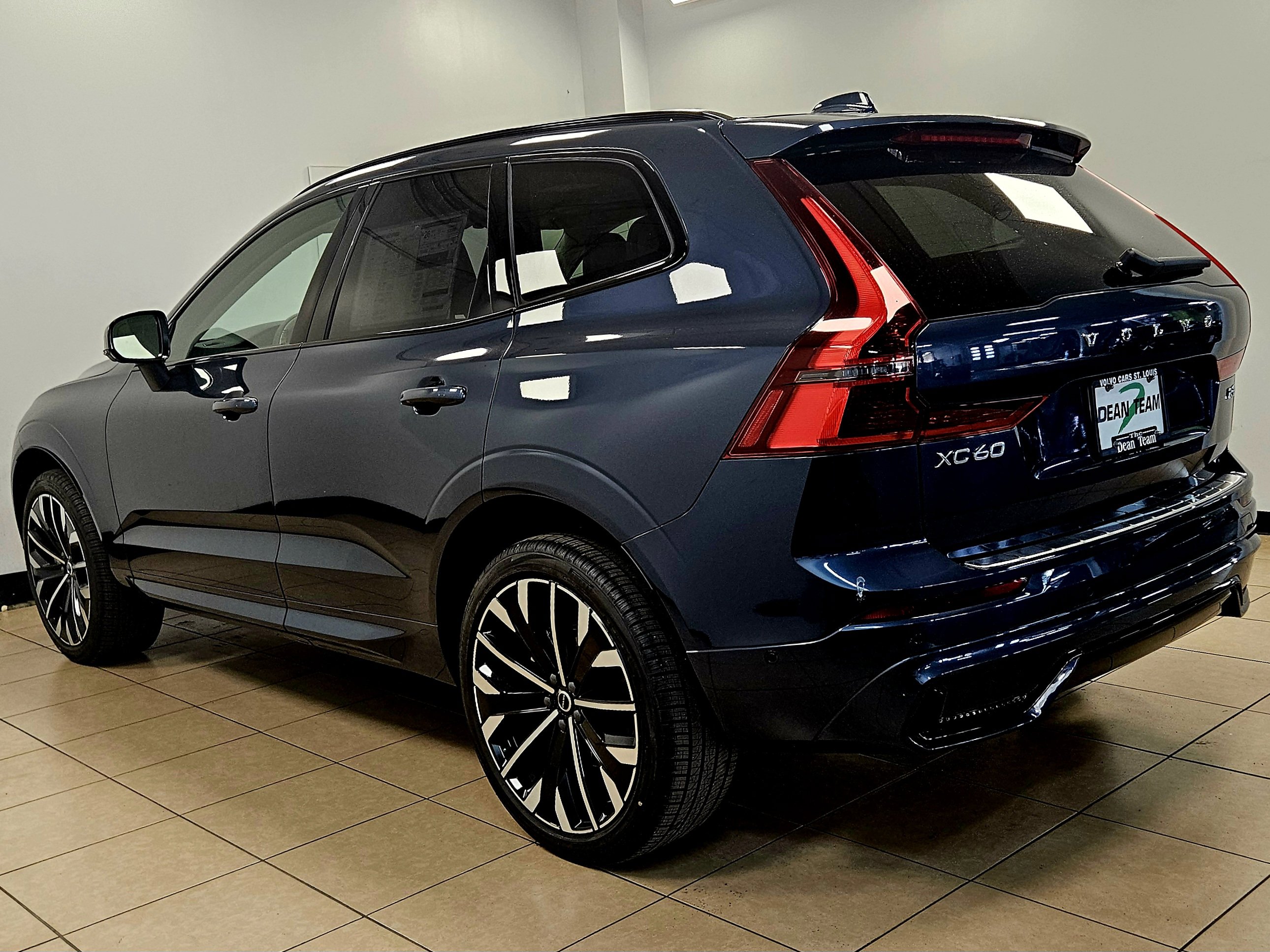 New 2026 Volvo XC60 B5 Ultra w/ Protection Package Premier image 6