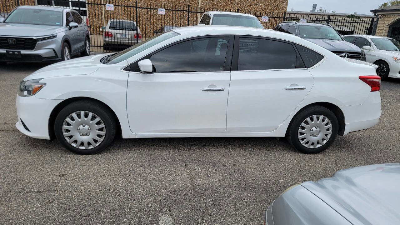 Used 2019 Nissan Sentra S w/ Appearance Package image 4