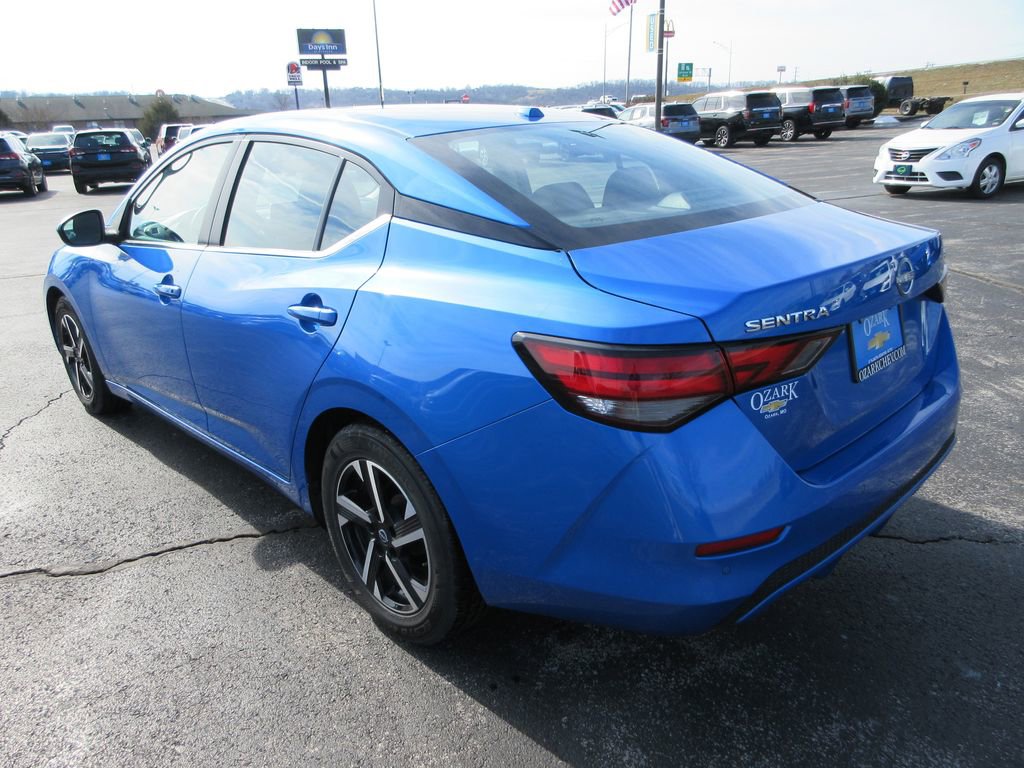 Used 2024 Nissan Sentra SV image 3