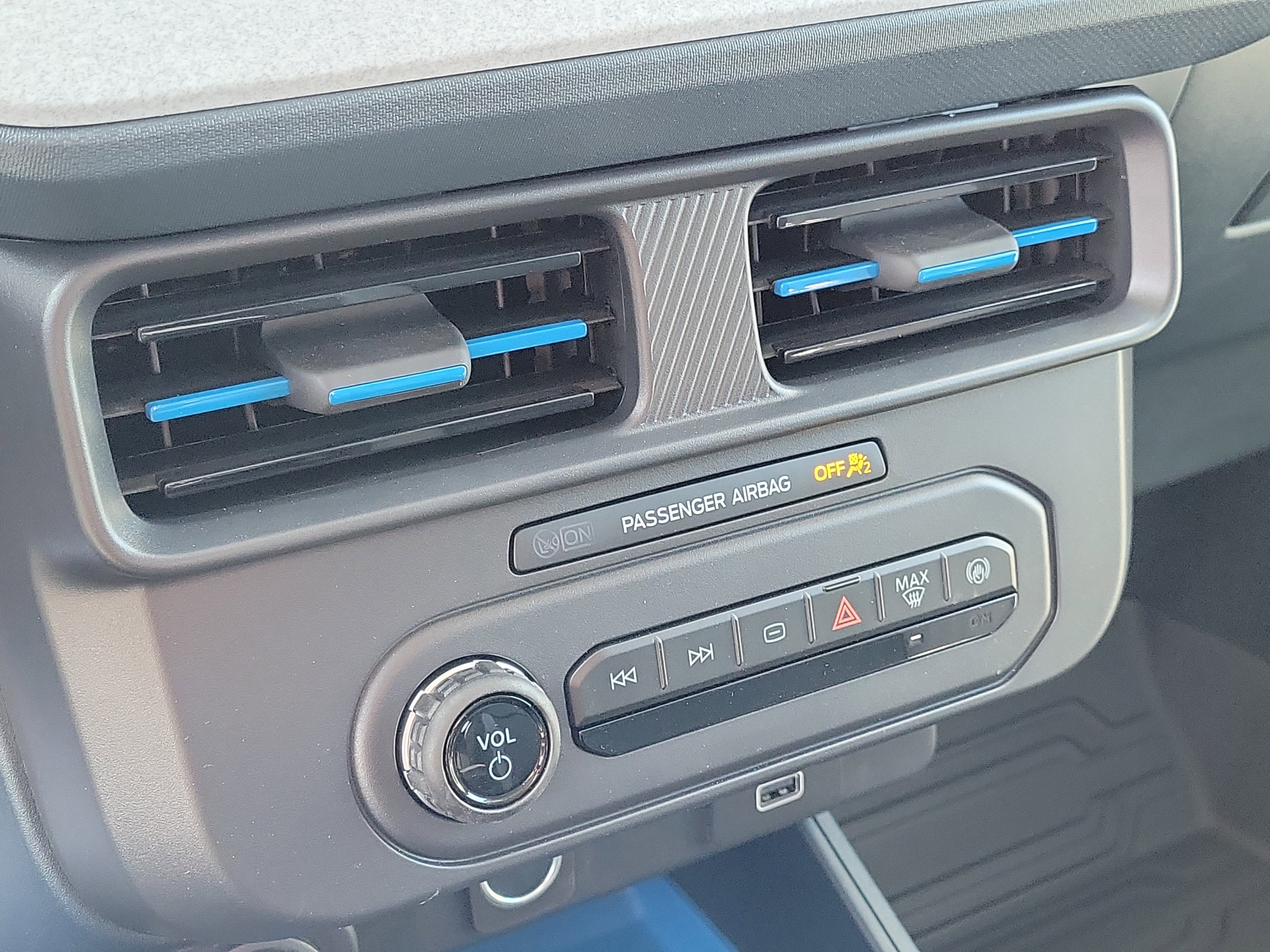 New 2025 Ford Maverick XLT w/ Equipment Group 302A image 28