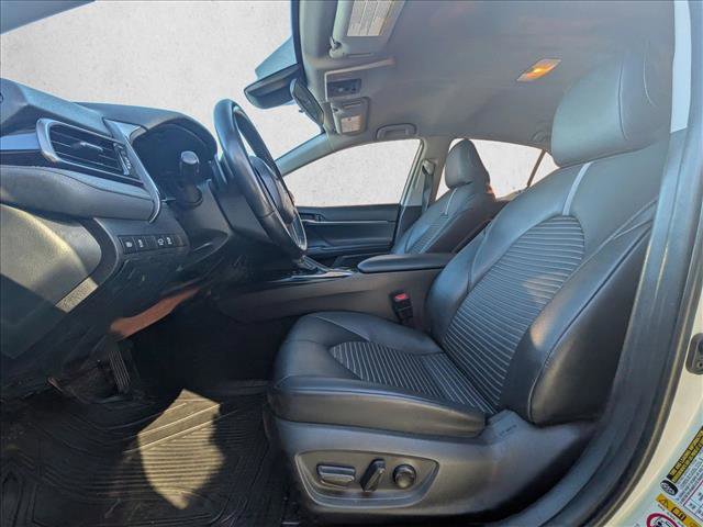 Used 2019 Toyota Camry SE w/ Carpet Mat Package image 15
