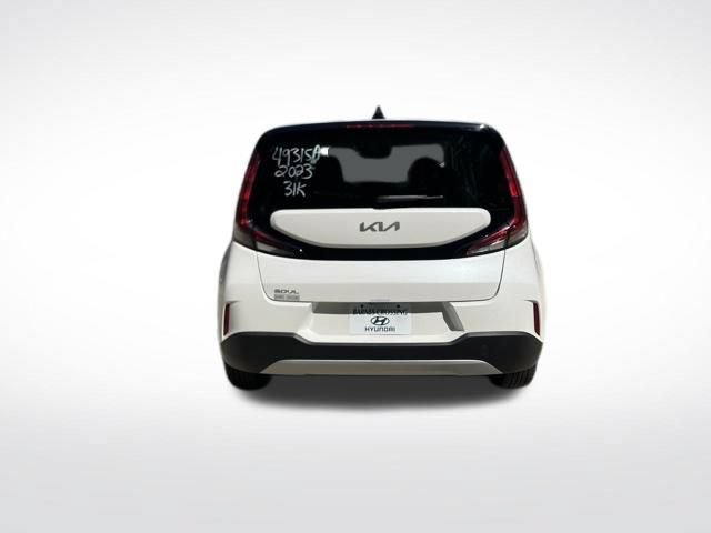 Used 2023 Kia Soul LX FWD image 4