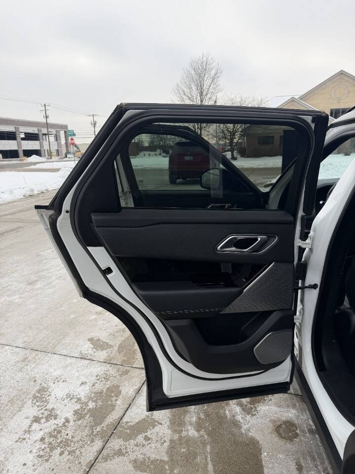 Used 2018 Land Rover Range Rover Velar R-Dynamic SE image 35