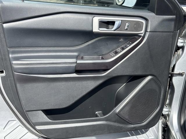 Used 2020 Ford Explorer XLT w/ Equipment Group 202A image 11