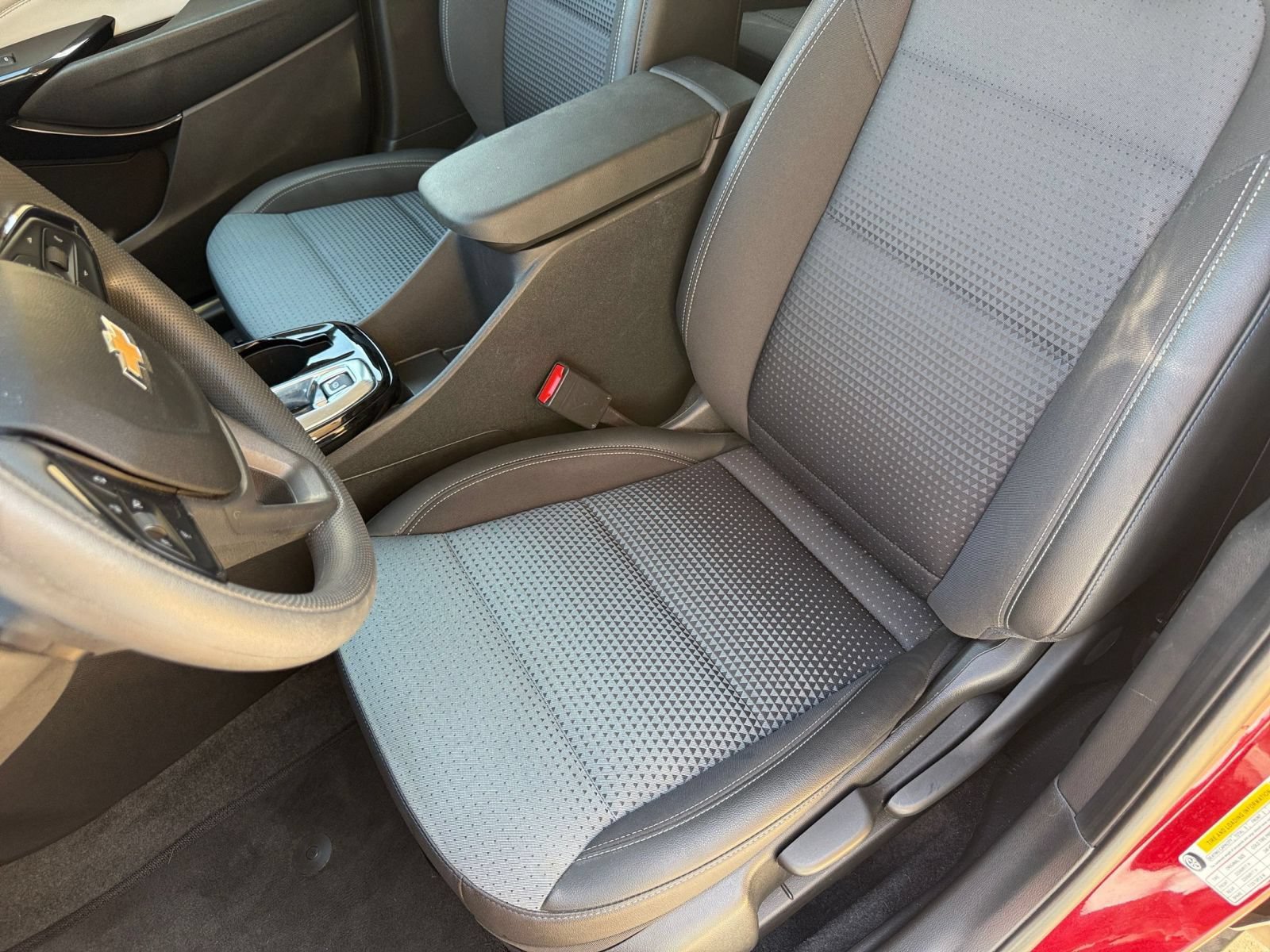 Used 2025 Chevrolet Trax LT FWD image 36