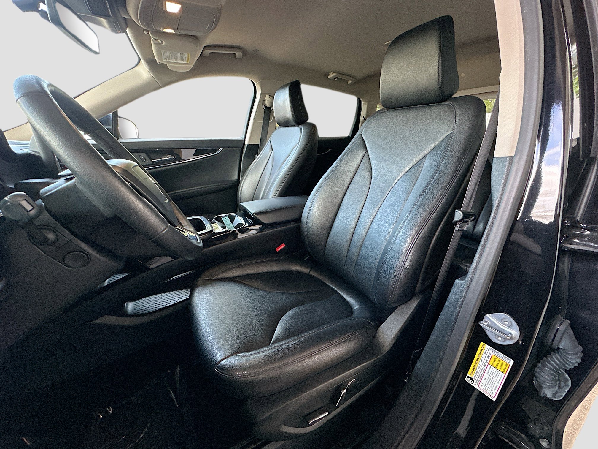 Used 2022 Lincoln Nautilus FWD w/ Premium Package image 21