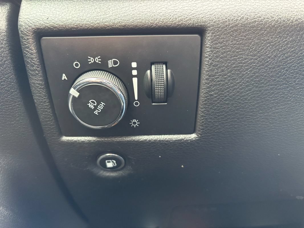 Used 2018 Jeep Grand Cherokee Limited w/ Luxury Group II AWD/4WD image 30