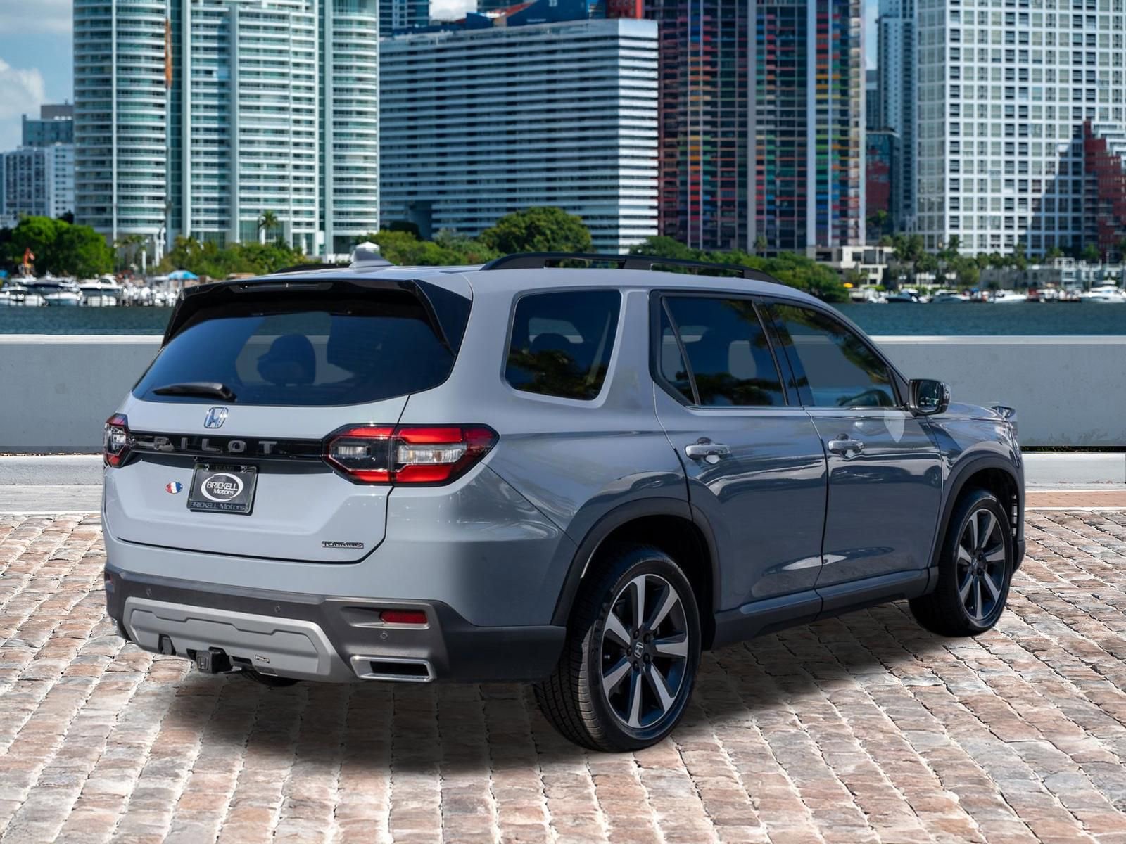 Certified 2023 Honda Pilot Touring image 6