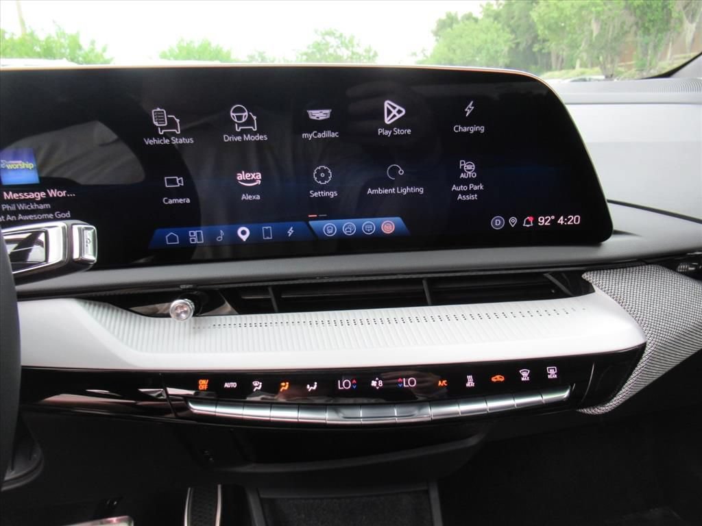 Certified 2025 Cadillac Optiq Luxury 2 w/ LPO, Floor Liner Package AWD/4WD image 28