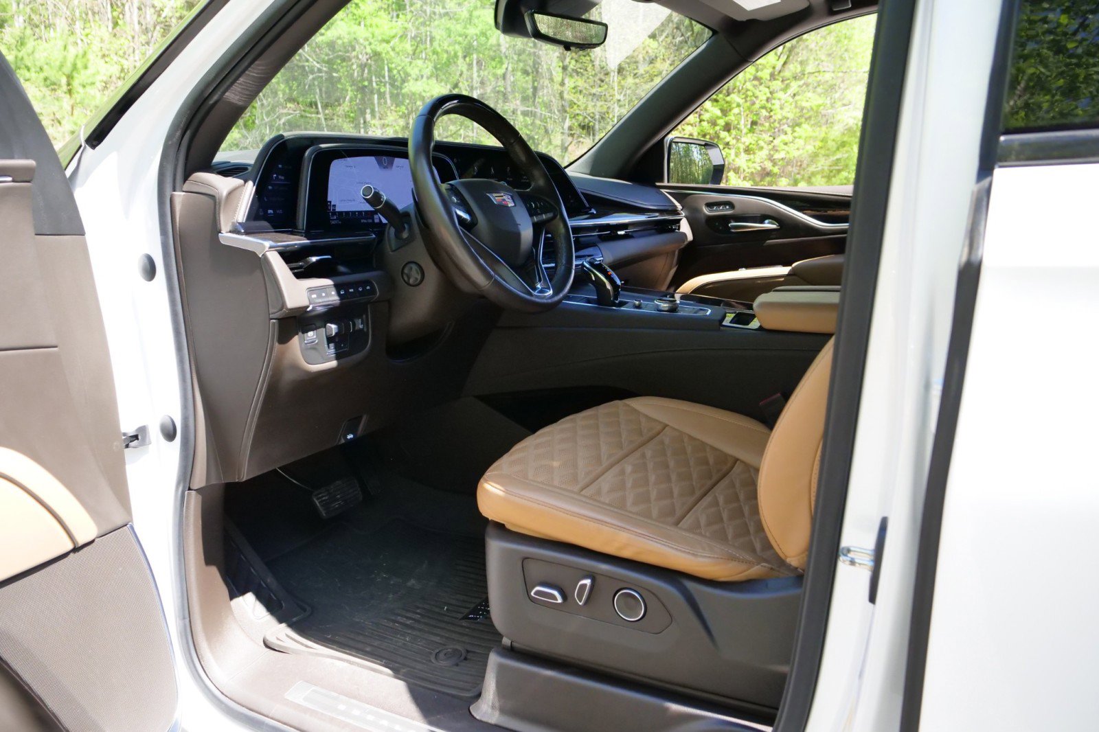 Used 2021 Cadillac Escalade Sport w/ Driver Assist Tech Package image 24