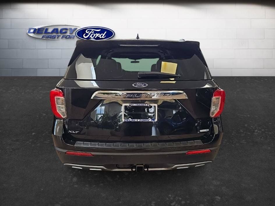 Used 2020 Ford Explorer XLT w/ Equipment Group 202A AWD/4WD image 5