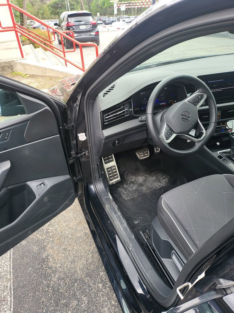 Used 2025 Volkswagen Jetta Sport image 5