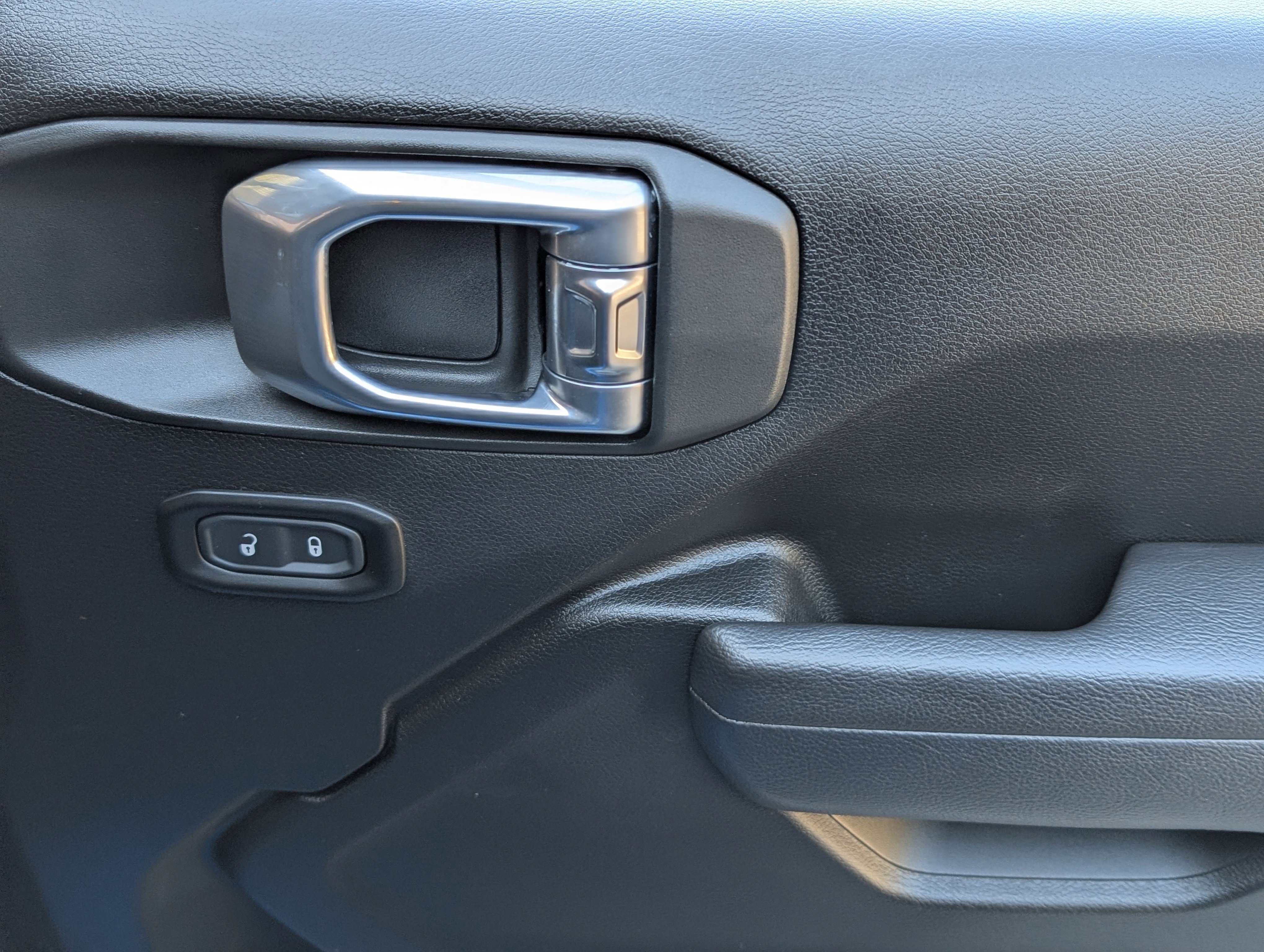 Used 2023 Jeep Wrangler Unlimited Sport image 21