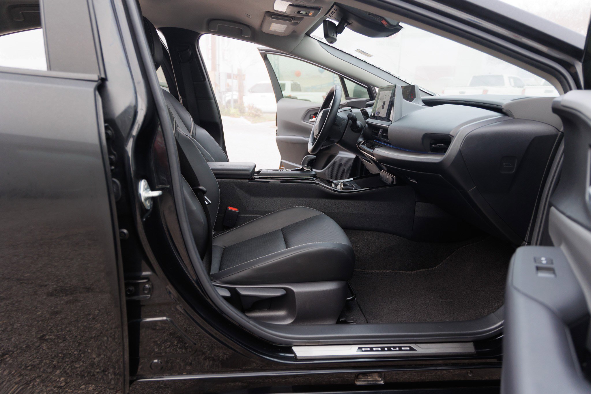 Used 2024 Toyota Prius XLE image 34