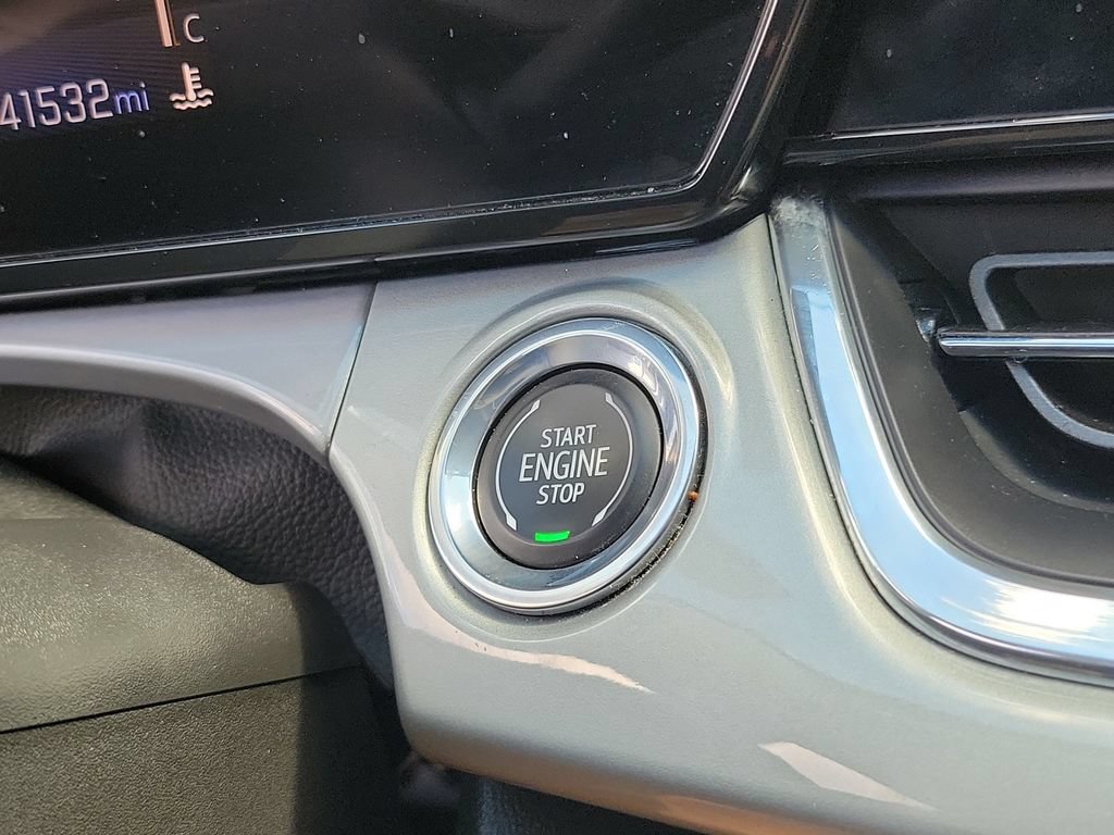 Used 2025 Chevrolet Trax LT FWD image 35