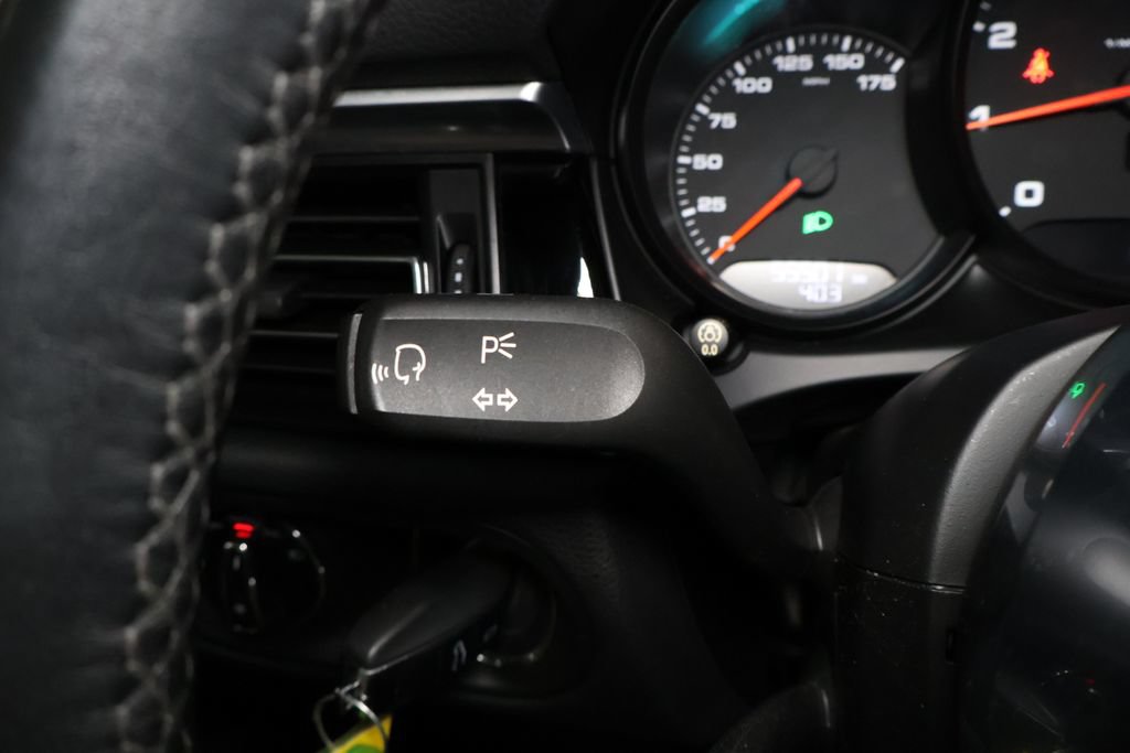 Used 2019 Porsche Macan AWD/4WD image 24