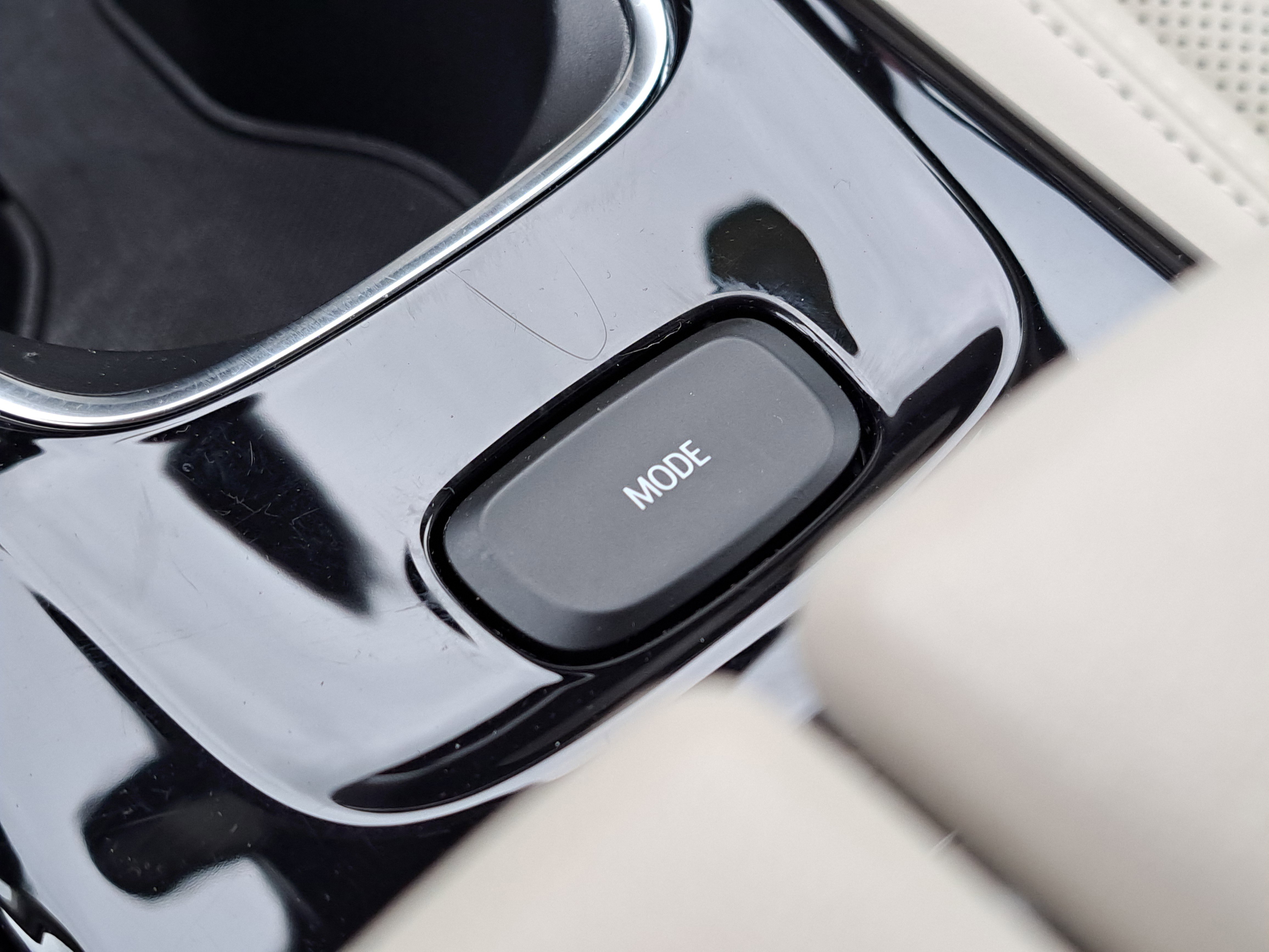 Used 2022 Buick Envision Essence w/ Technology Package I image 23